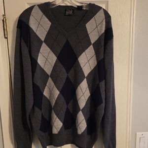 Jos. A. Bank V-Neck Argyle Sweater in Gray and Black